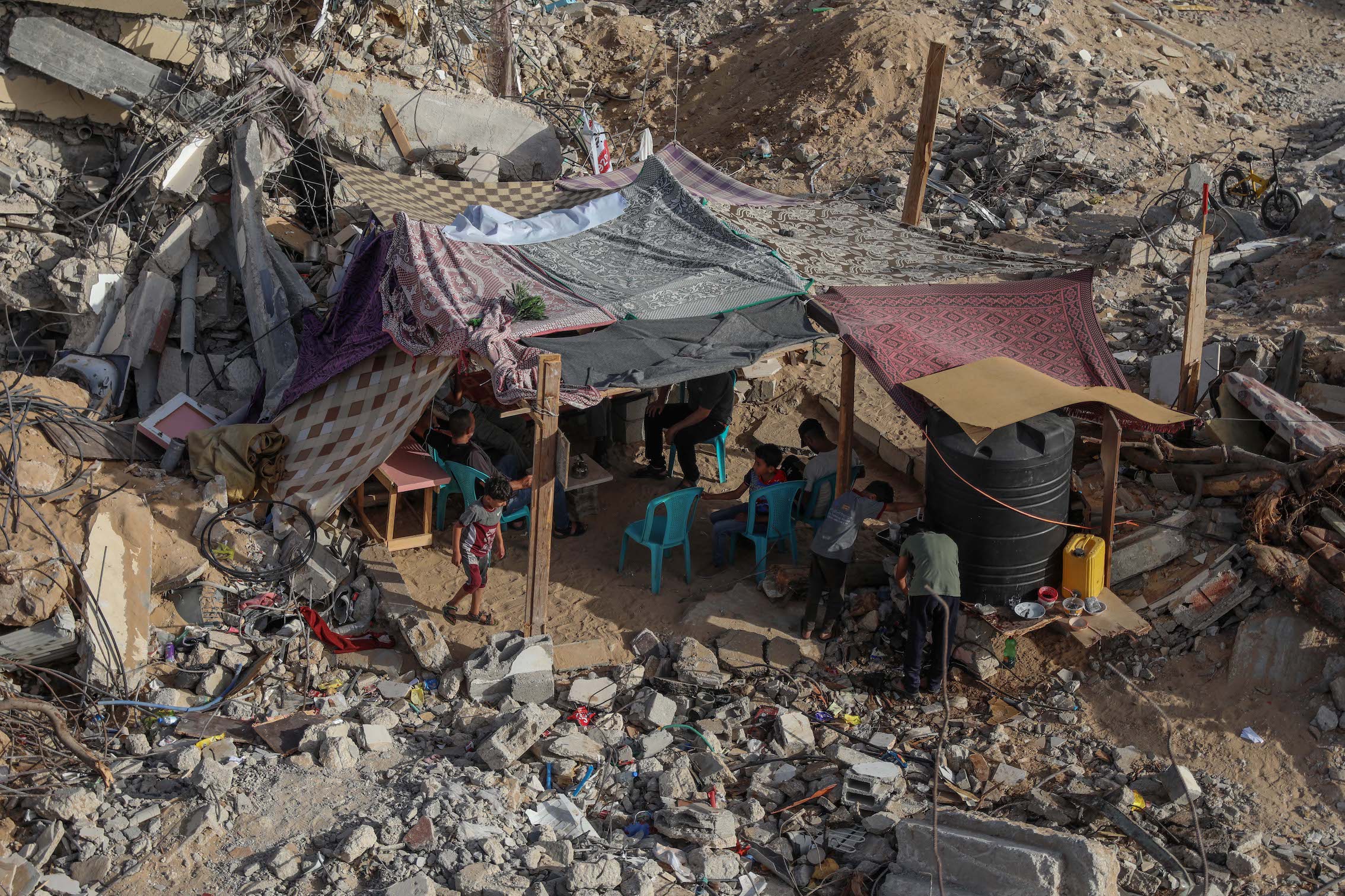Poverty in Gaza (Mohammed al-Hajjar/MEE)