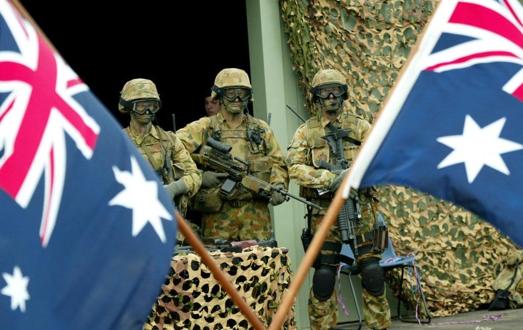 Australian SAS commandos at the launch of the Special Operations Command (SOCOMD) at the Holsworthy defence facility near Sydney, 5 May 2003 (AFP)
